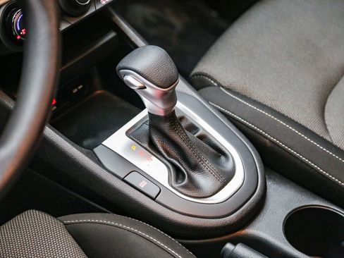 Used 2023 Kia Forte LXS FWD image 20