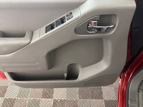 Used 2015 Nissan Frontier SV RWD image 22