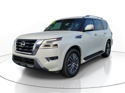 Used 2021 Nissan Armada SV w/ SV Appearance Package RWD image 3