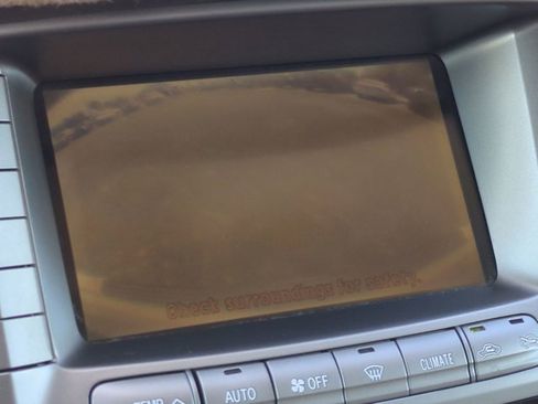 Used 2004 Toyota Land Cruiser AWD/4WD image 22