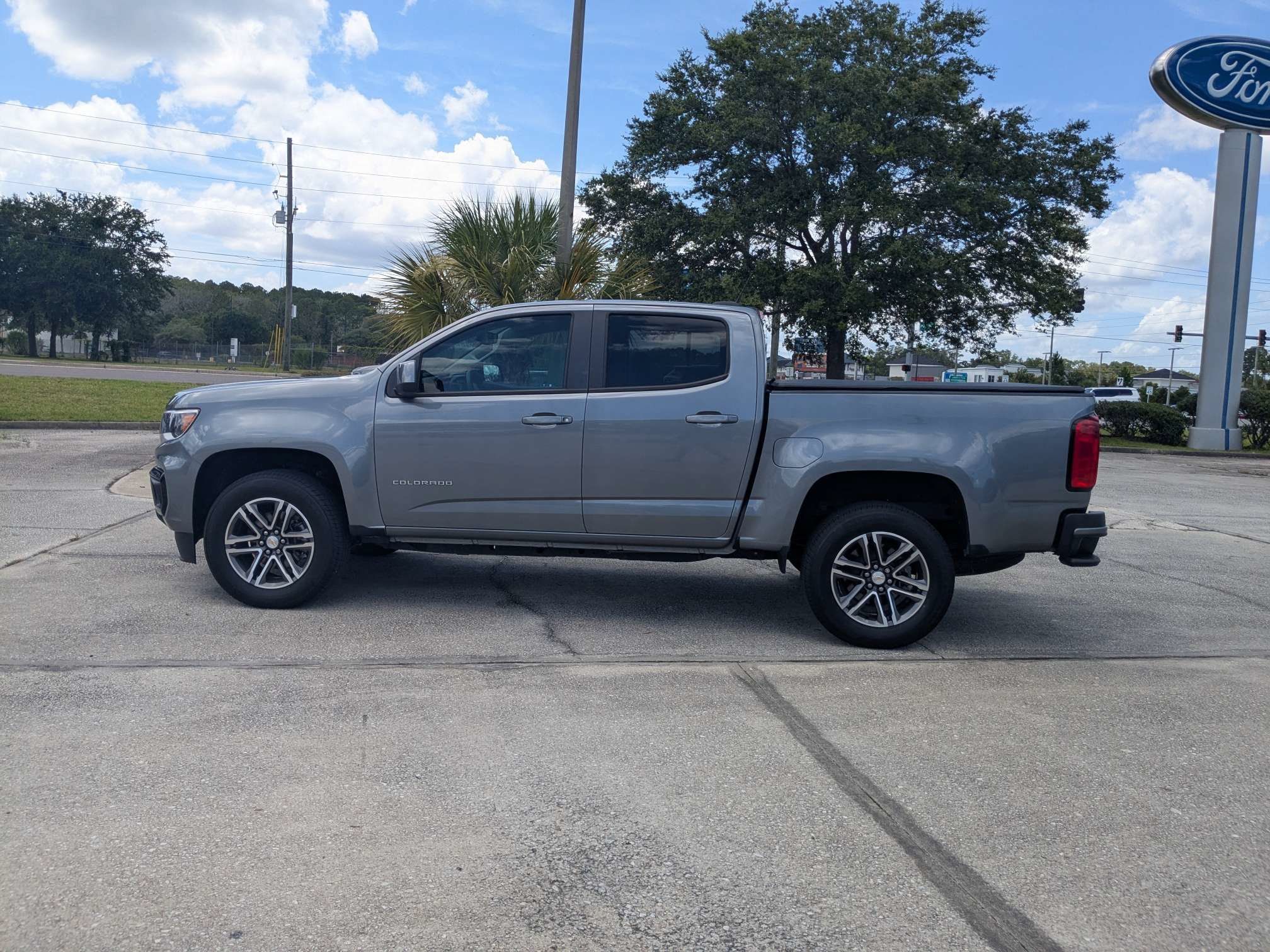 Used 2021 Chevrolet Colorado W/T w/ Custom Special Edition AWD/4WD image 7