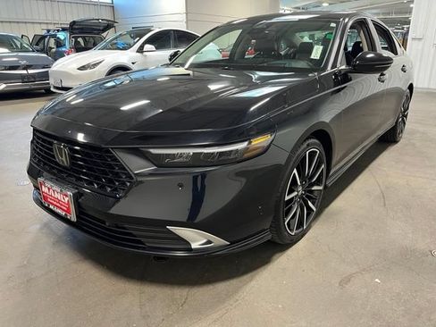Used 2024 Honda Accord Touring image 7
