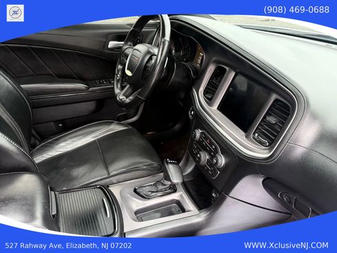 Used 2019 Dodge Charger SXT w/ Plus Group image 22
