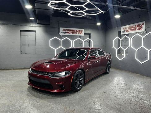 Used 2019 Dodge Charger Scat Pack w/ Driver Confidence Group RWD image 2