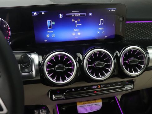 New 2026 Mercedes-Benz GLB 250 image 6