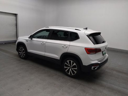 Used 2022 Volkswagen Taos SE FWD image 3