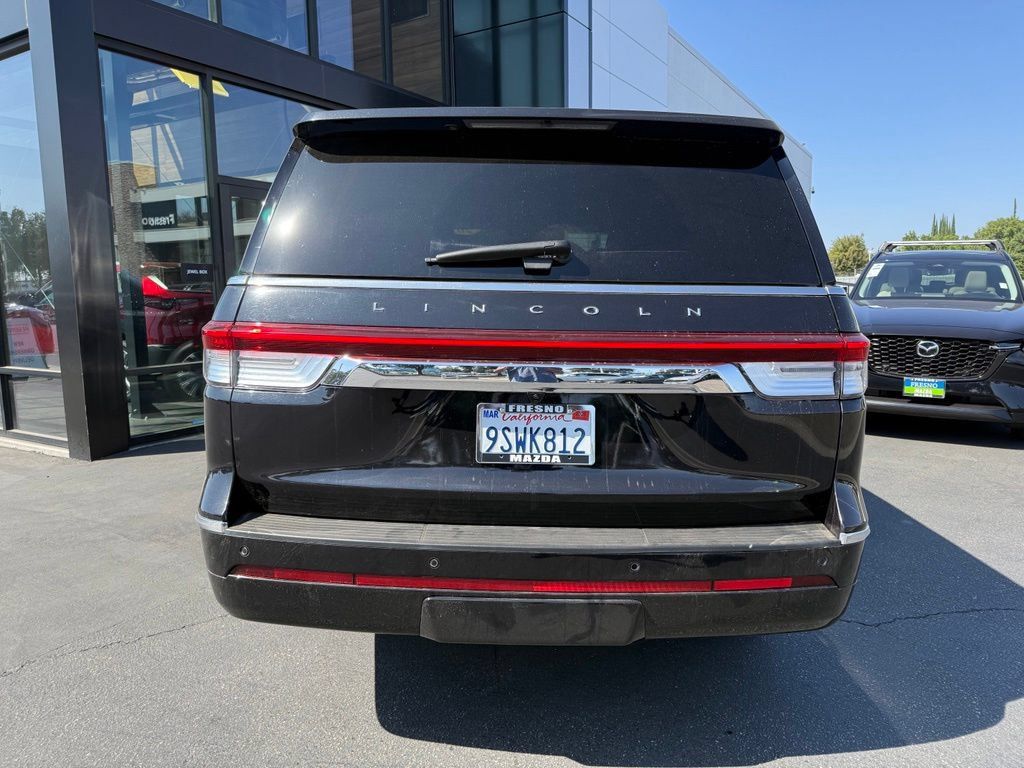 Used 2022 Lincoln Navigator L 4WD image 9