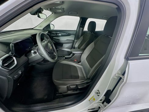Used 2024 Chevrolet TrailBlazer LS image 13