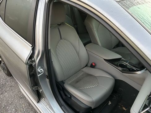 Used 2022 Toyota Camry SE image 15