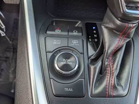 Used 2023 Toyota RAV4 SE w/ Weather & Moonroof Package image 30