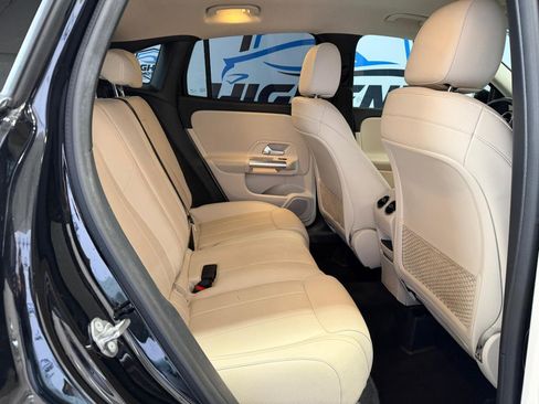 Used 2021 Mercedes-Benz GLA 250 4MATIC w/ Premium Package image 24