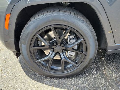 Used 2022 Jeep Grand Cherokee Overland AWD/4WD image 6
