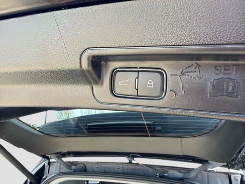 Used 2022 Ford Explorer Limited AWD/4WD image 21