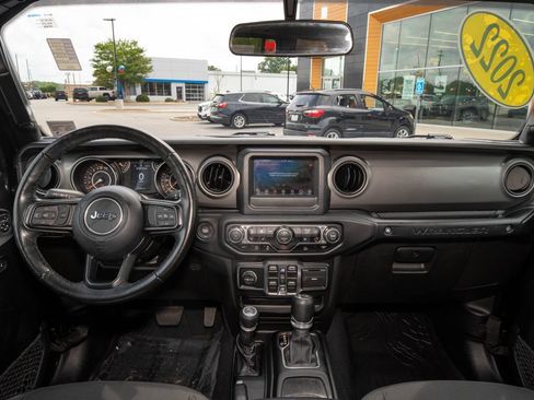 Used 2022 Jeep Wrangler Unlimited Sport AWD/4WD image 18
