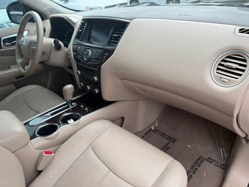 Used 2013 Nissan Pathfinder Platinum FWD image 15