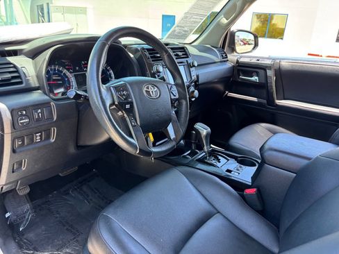 Used 2018 Toyota 4Runner TRD Off-Road Premium AWD/4WD image 16