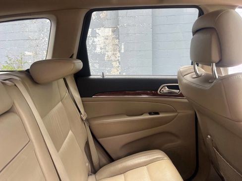 Used 2011 Jeep Grand Cherokee Limited RWD image 10