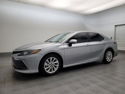 Used 2024 Toyota Camry LE image 2