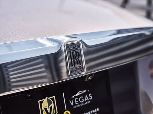 Used 2025 Rolls-Royce Phantom Sedan RWD image 13