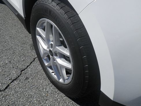 Certified 2024 Ford Edge SEL image 8