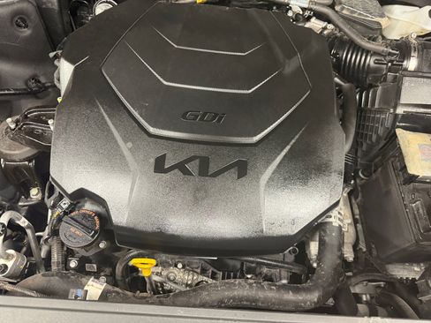 Used 2024 Kia Telluride EX w/ EX Captain's Chair Package image 32