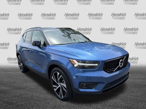 Used 2019 Volvo XC40 T5 R-Design AWD/4WD image 2