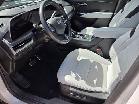 Used 2024 Cadillac XT4 Sport FWD image 8