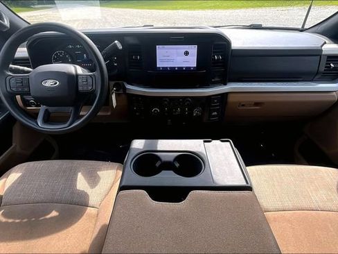 Used 2025 Ford F250 XLT AWD/4WD image 14