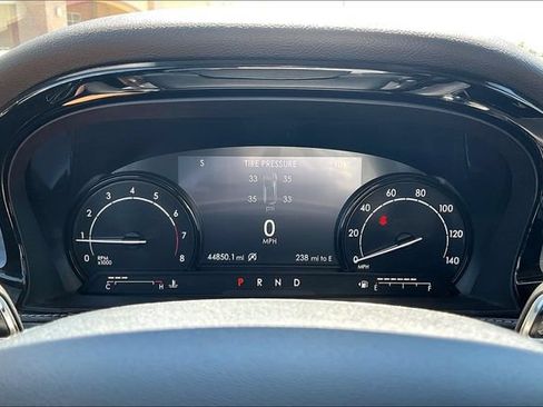 Used 2021 Lincoln Corsair AWD w/ Premium Package image 13