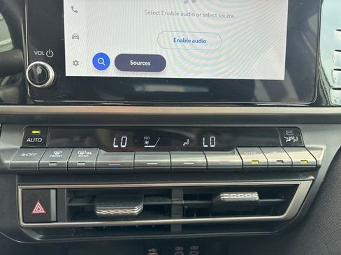 Used 2025 Toyota Camry LE image 11