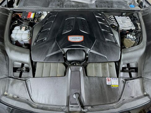 Used 2023 Porsche Cayenne GTS image 29