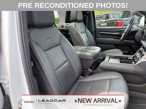 Used 2024 GMC Yukon XL Denali w/ Denali Reserve Package AWD/4WD image 11