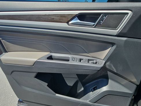 Used 2021 Volkswagen Atlas SE w/ Panoramic Sunroof Package FWD image 27