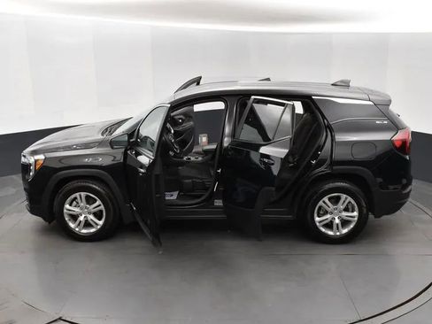 Used 2024 GMC Terrain SLE FWD image 7