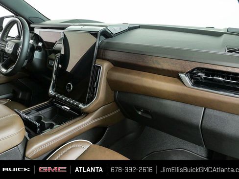 Used 2025 GMC Yukon XL Denali Ultimate w/ LPO, Floor Liner Package AWD/4WD image 26