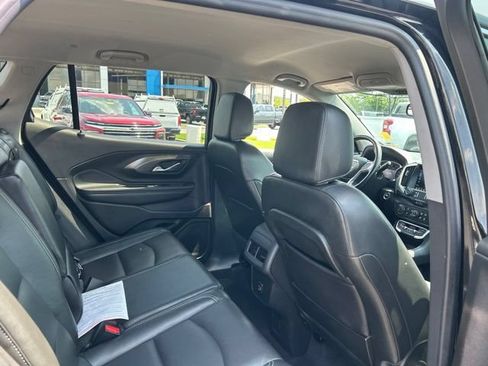 Used 2024 GMC Terrain SLT FWD image 32
