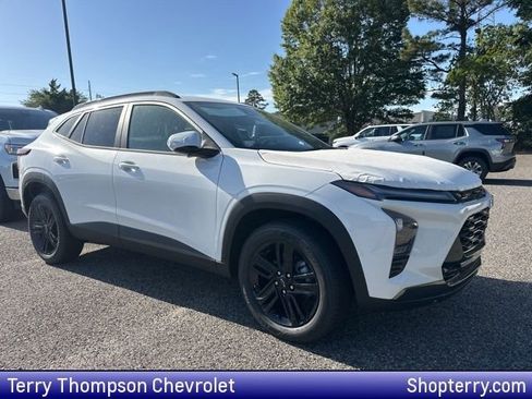 New 2026 Chevrolet Trax ACTIV FWD image 1