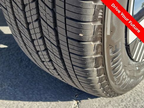 Certified 2025 Nissan Kicks SV FWD image 26