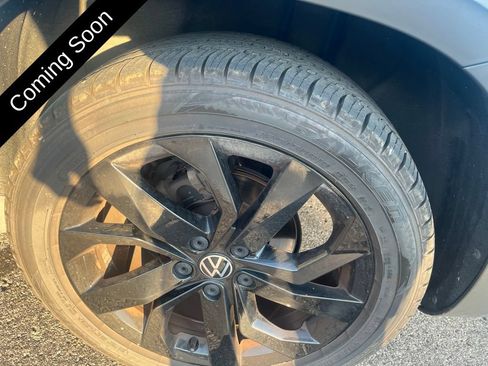 Used 2022 Volkswagen Taos SE FWD image 37