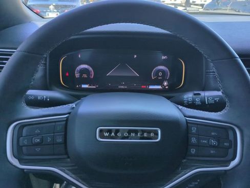 Used 2022 Jeep Wagoneer Series II RWD image 32