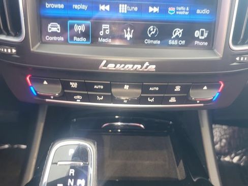 Used 2019 Maserati Levante AWD/4WD image 21