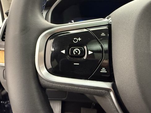 Certified 2024 Volvo XC90 B5 Plus w/ Protection Package Premier AWD/4WD image 16