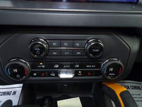 New 2024 Ford Bronco Badlands AWD/4WD image 17