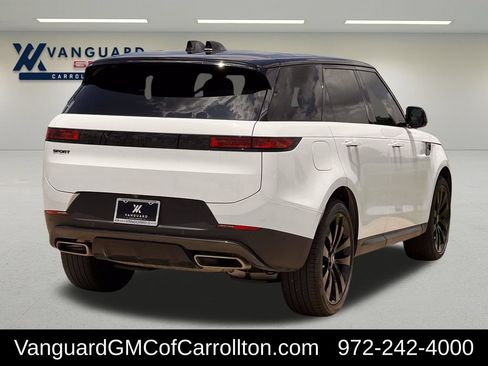 Used 2025 Land Rover Range Rover Sport SE AWD/4WD image 3