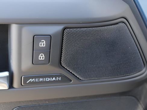 Certified 2025 Land Rover Defender 110 S image 25