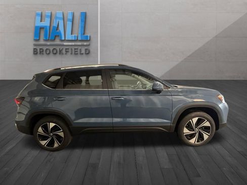 New 2026 Volkswagen Taos SE AWD/4WD image 6