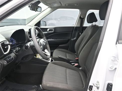 Used 2022 Hyundai Venue SE image 10