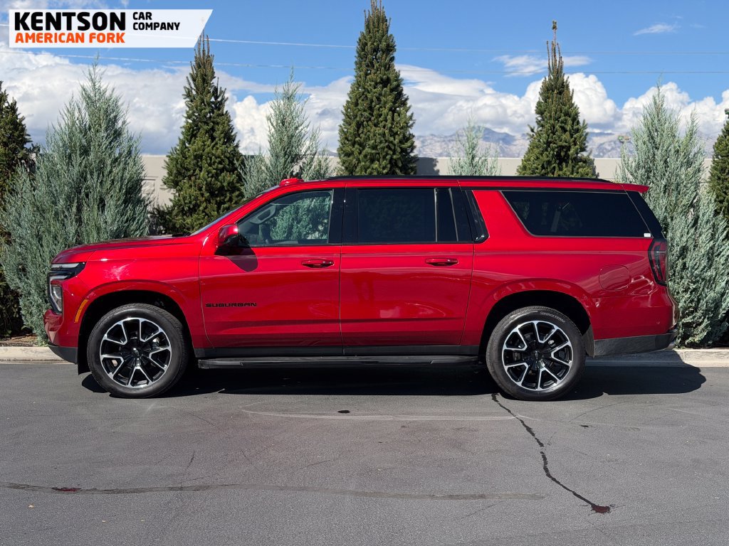 Used 2026 Chevrolet Suburban RST AWD/4WD image 4