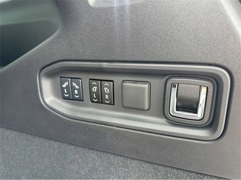 New 2026 Cadillac Vistiq Luxury image 32