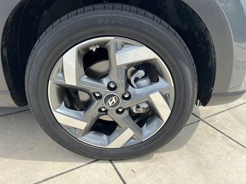 Certified 2025 Hyundai Venue SEL FWD image 5